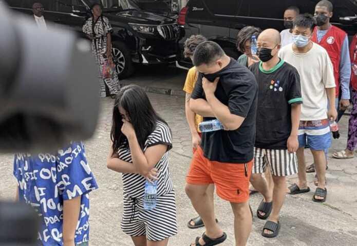 100多名中国人在尼日利亚搞诈骗被捕。-白菜分享-免费彩金-白嫖彩金论坛